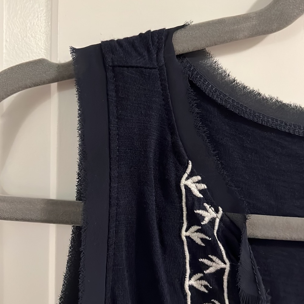 Embroidered top - Picture 4 of 5
